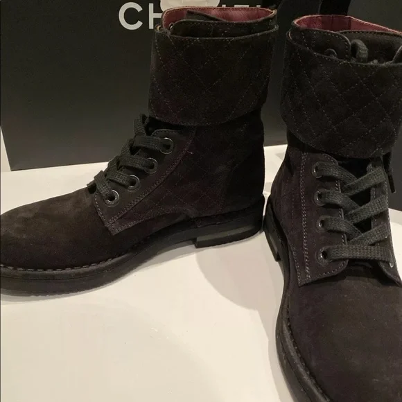 Chanel Paris 14B Blk suede moto quilt combat ankle boots black high top laces - Picture 2 of 12